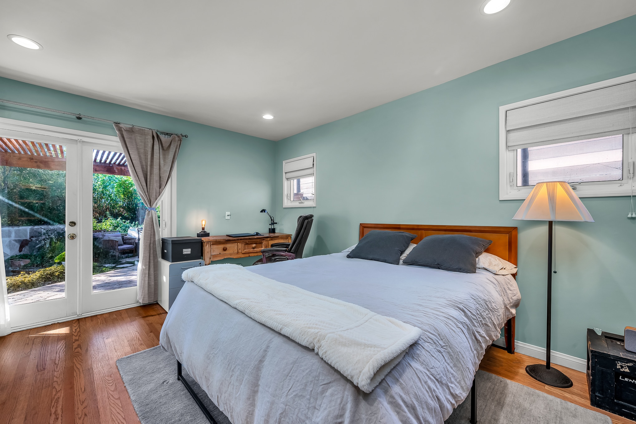 Building Photo - 8207 Stewart Ave