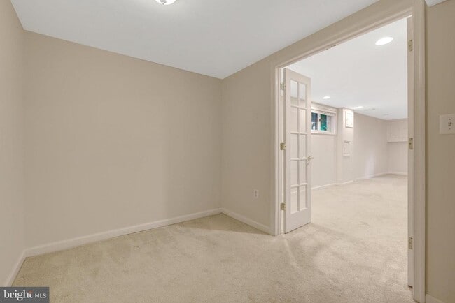 Building Photo - 6903 Fern Ln