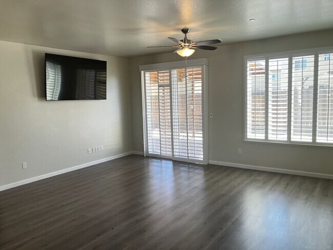Building Photo - Modern 3-Bedroom, 2-Bath Home with Window ...