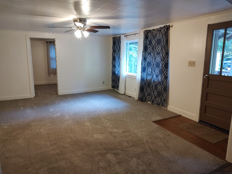 Building Photo - 163 Reeves Cove Rd