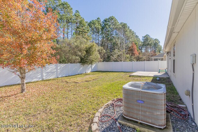 Building Photo - 95241 Tanglewood Dr