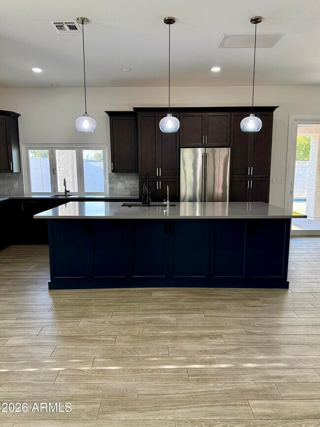 Building Photo - 8702 E San Ardo Dr