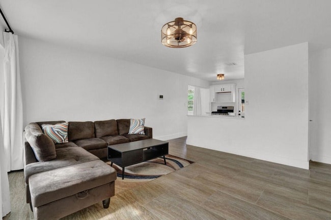 Building Photo - 1511 NE 32nd Ct