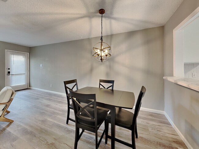 Building Photo - MOVE IN READY NOW, HIDDEN GEM!