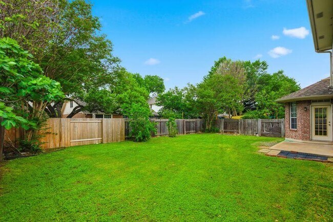 Building Photo - 10008 Lachlan Dr