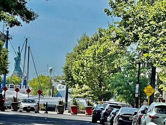 Building Photo - 126 Dudley St