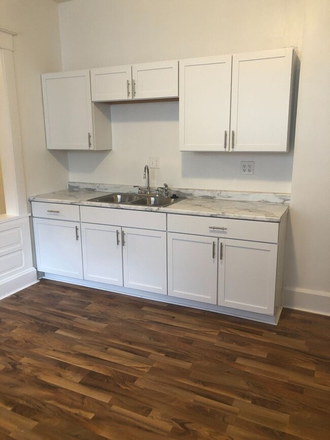 Building Photo - 239 N Tacoma Ave