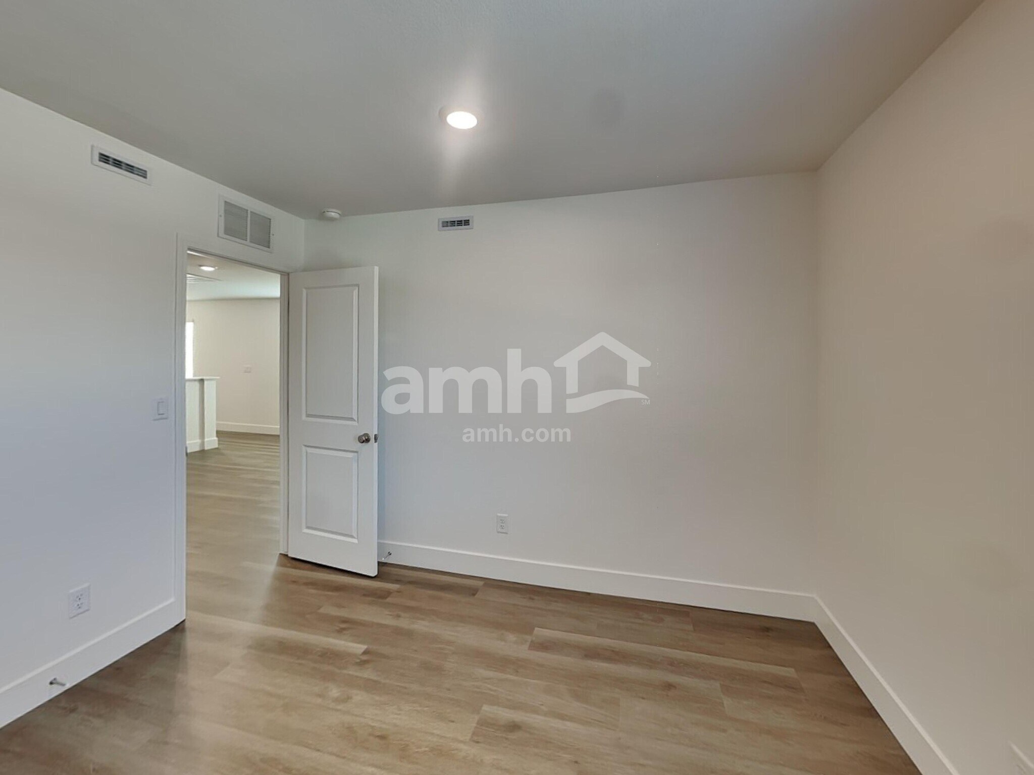 Building Photo - 8074 Winterfell Peak Ave