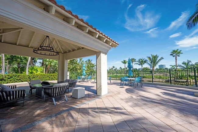 Building Photo - 19501 W Country Club Dr