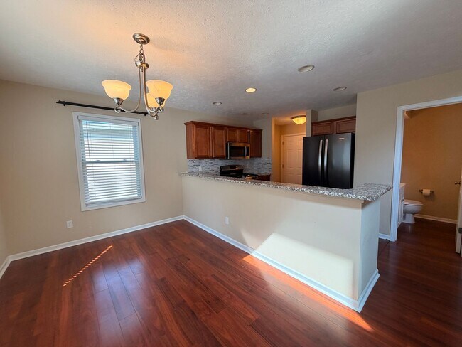 Building Photo - 3050 Ledgestone Pl NE