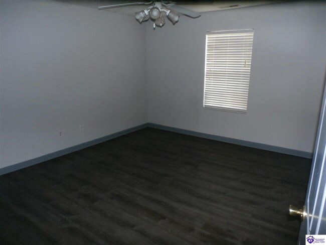 Building Photo - 207 Cottrell Ln