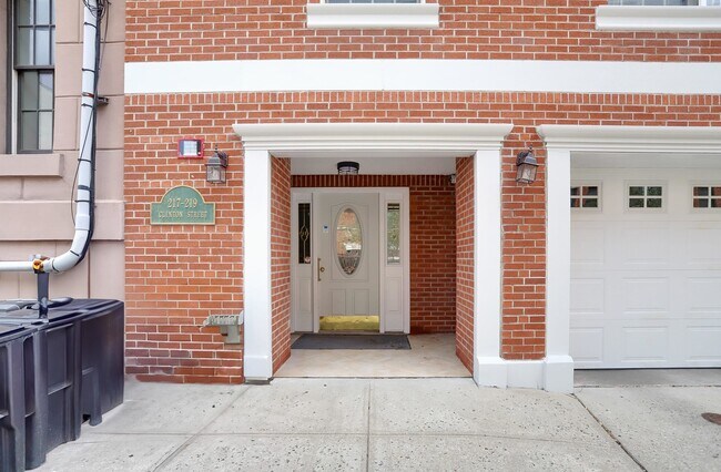 Building Photo - 217-219-219 Clinton St