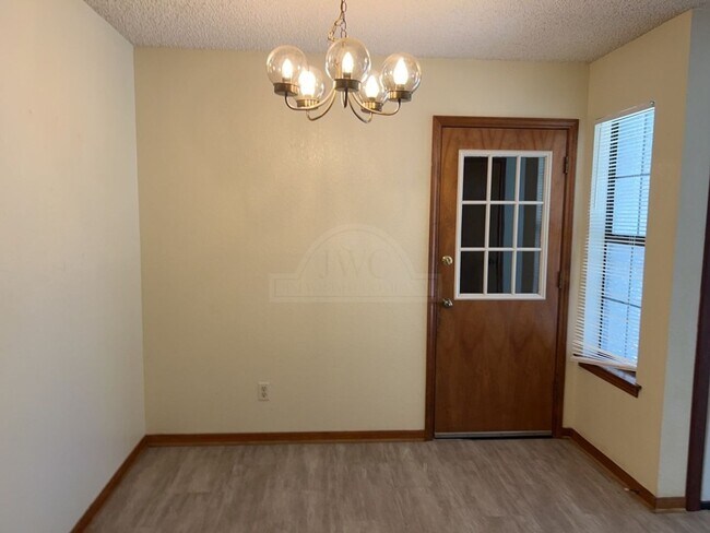 Building Photo - 2013 Windward Dr