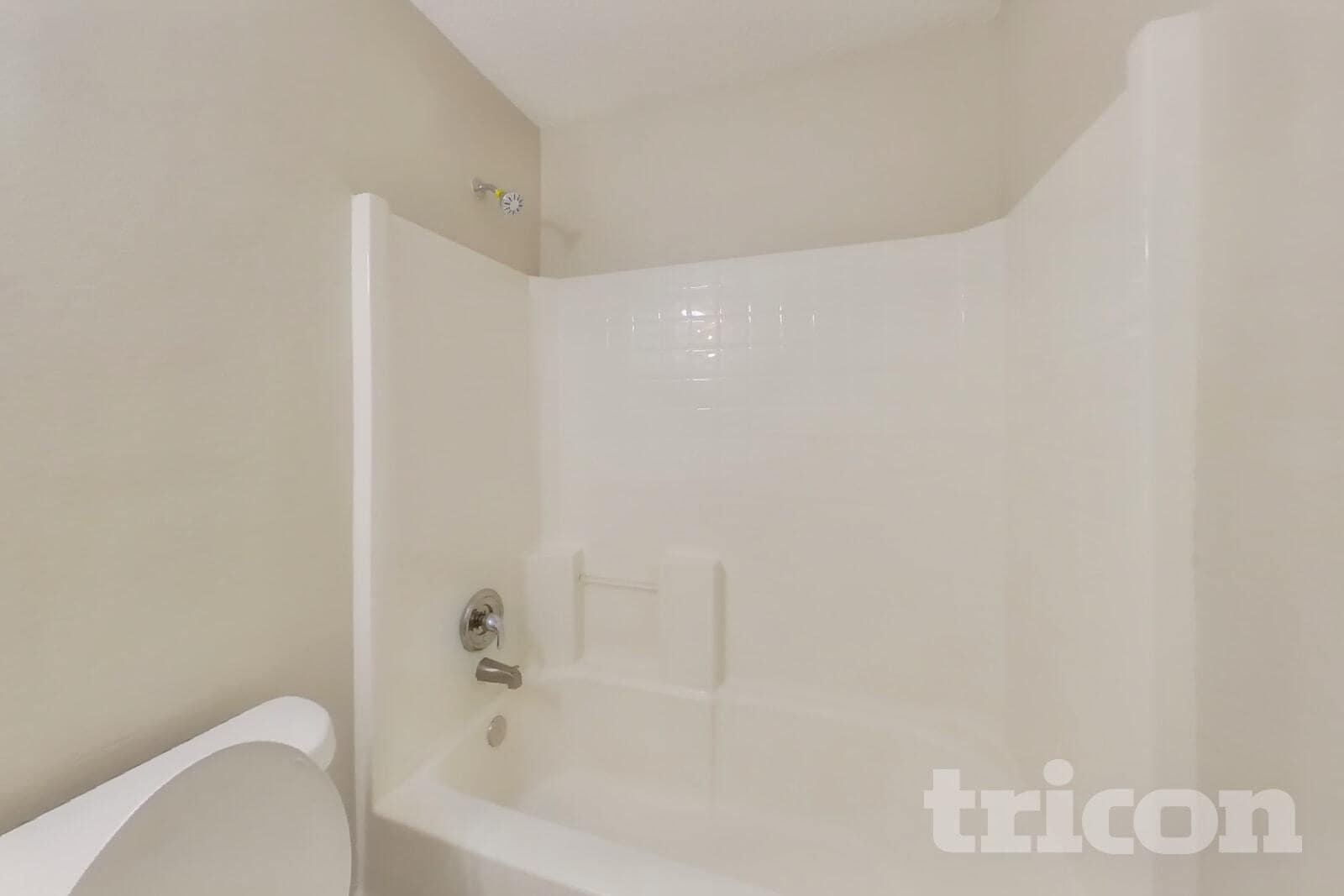 Building Photo - 2328 White Oak Dr