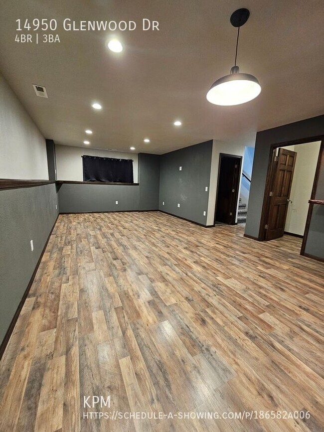 Building Photo - 14950 Glenwood Dr