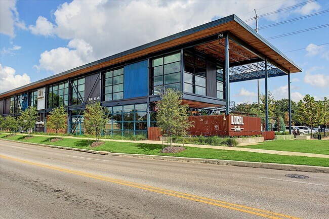 Building Photo - 1449 Heights Blvd