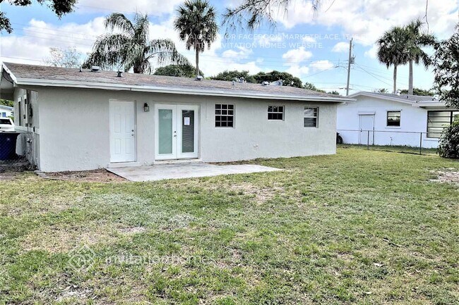 Building Photo - 5140 SW 6th Ct