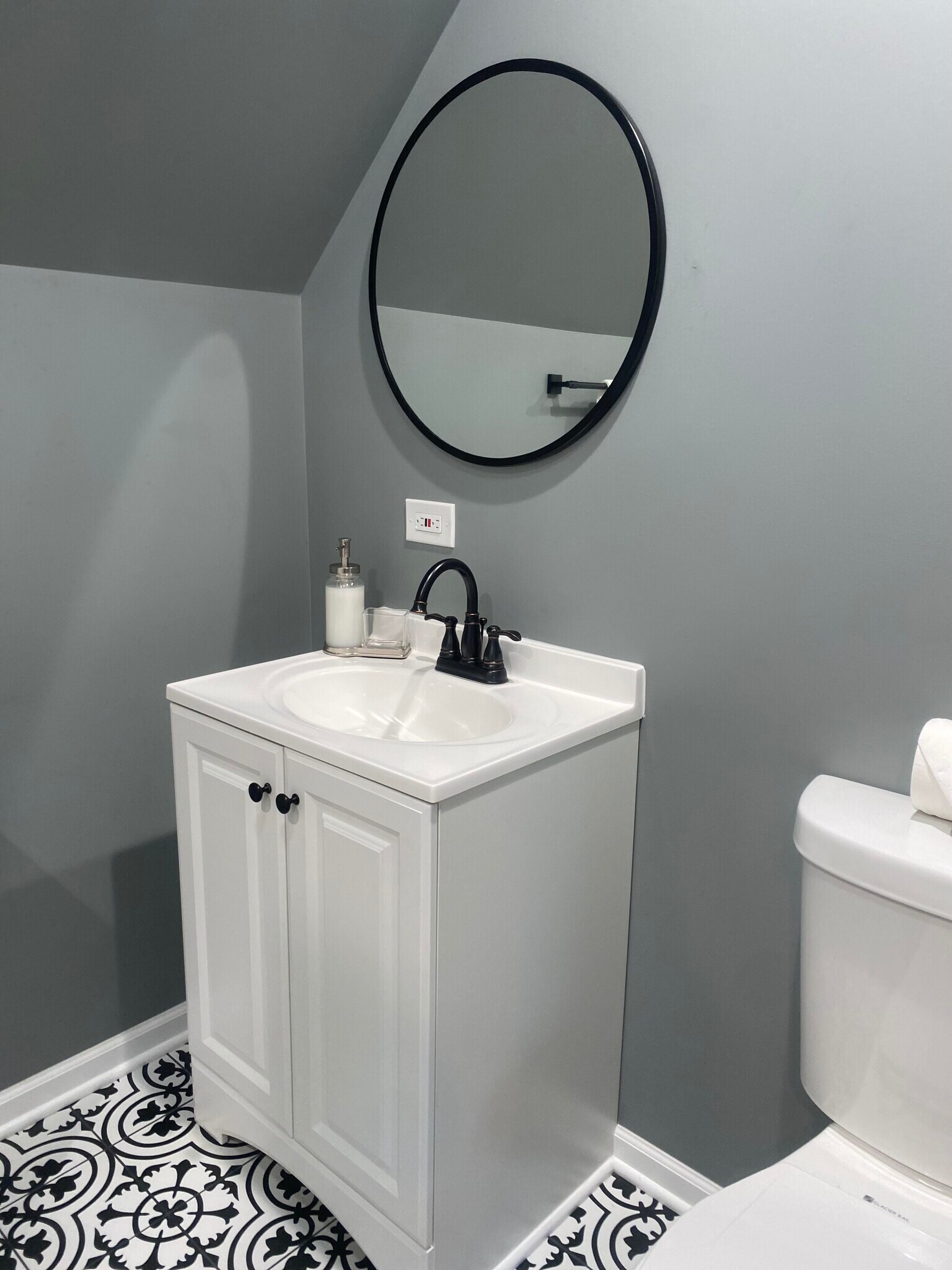 Bathroom - 10422 S Avenue L