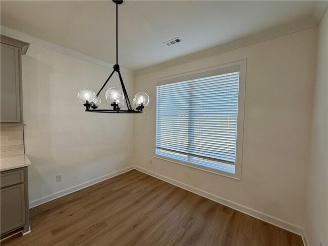 Building Photo - 1906 Farmer St