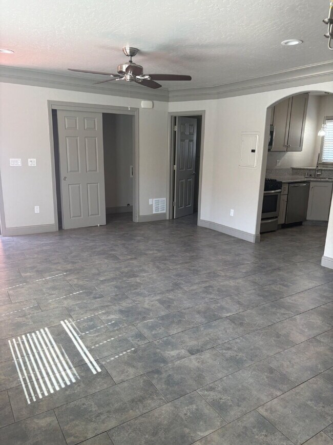 Building Photo - "Casitas": Stylish 1-Bedroom with Granite Elegance in Downtown Fresno!"