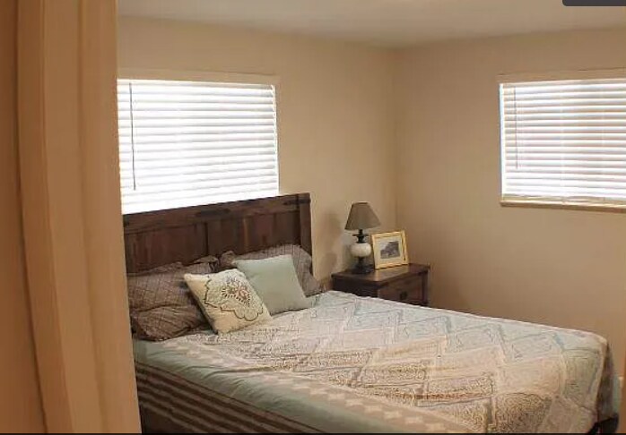 1st bedroom with powder attached - 6482 Zephyr St