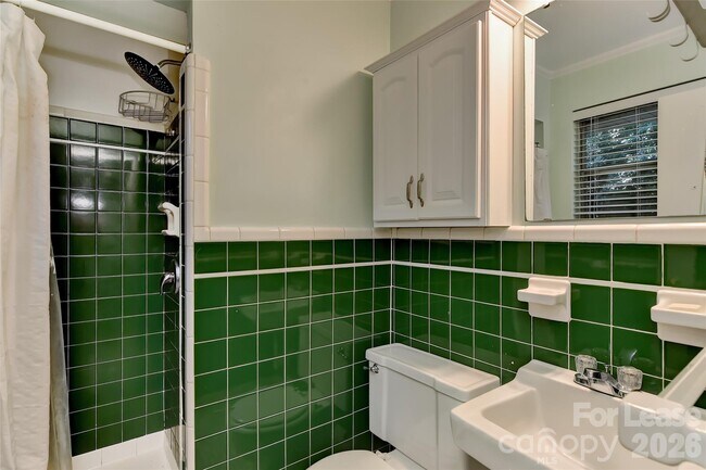 Building Photo - 1215 Sewickley Dr