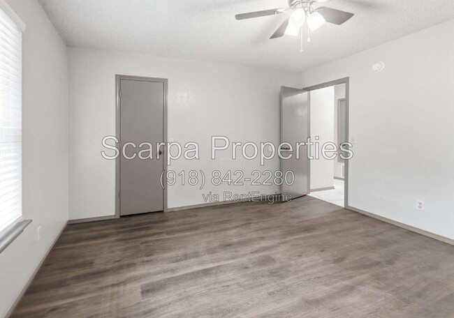Building Photo - 1105 W Vicksburg Pl