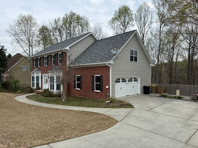 Building Photo - 2845 Stratfield Ct