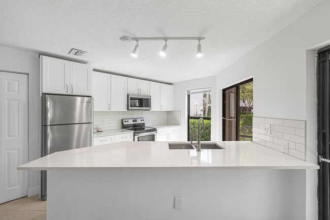 Building Photo - 439 NW 36th Ave