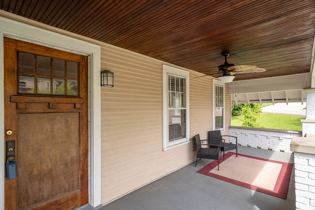 Building Photo - 601 Rushton Rd