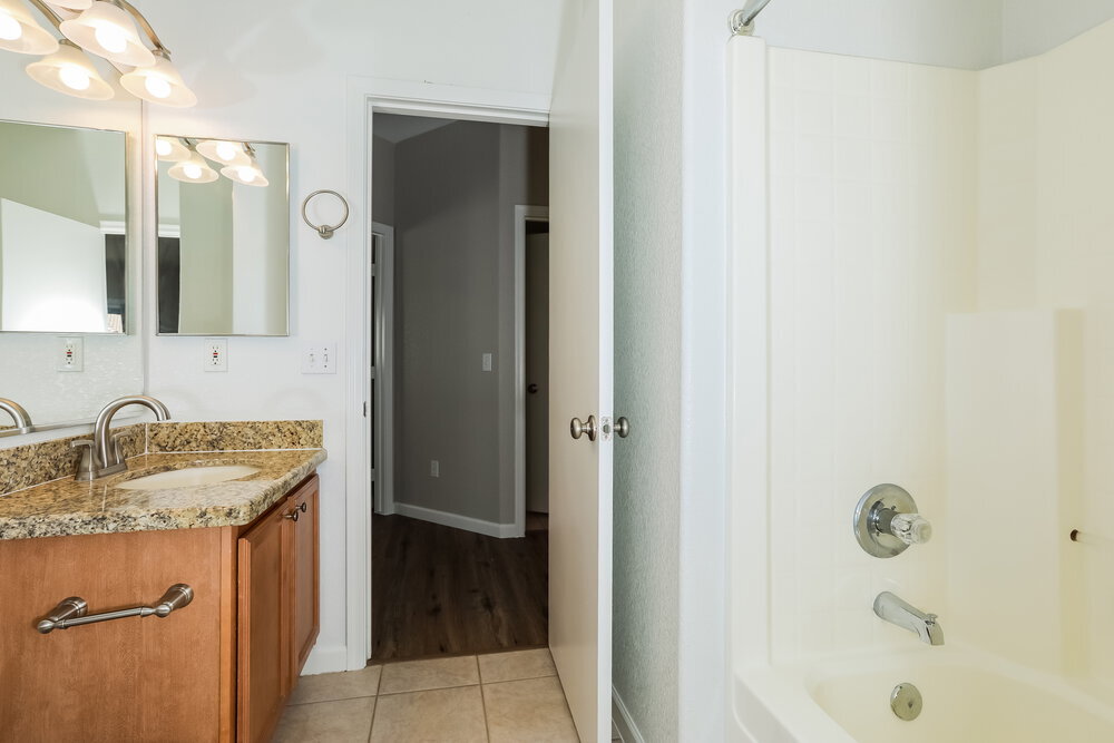 Building Photo - 2837 W San Carlos Ln