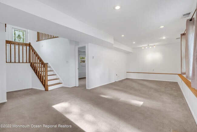 Building Photo - 1802 Holbrook St