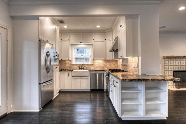 Building Photo - 5912 Auden St