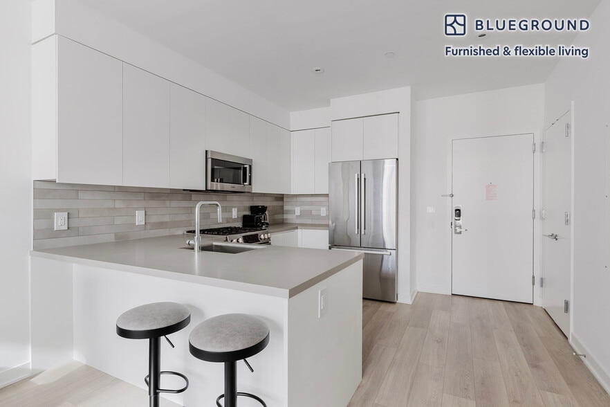 Building Photo - 135 York St