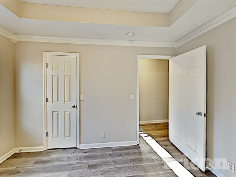 Building Photo - 2805 Blackwood Dr