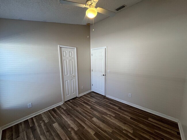 Building Photo - 1182 Sheeler Hills Dr