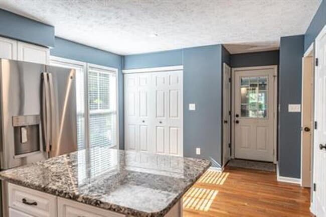 Building Photo - 145 Sandhurst Pl