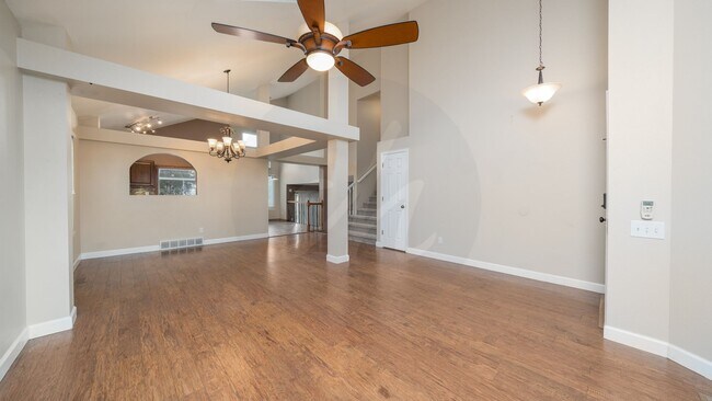 Building Photo - Four bedroom in Gatehouse Village with Fenced Yard and Views!
