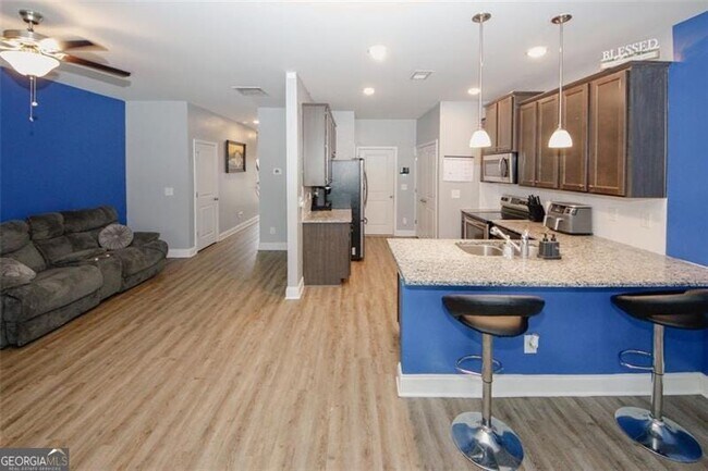 Building Photo - 10162 Benton Woods Dr