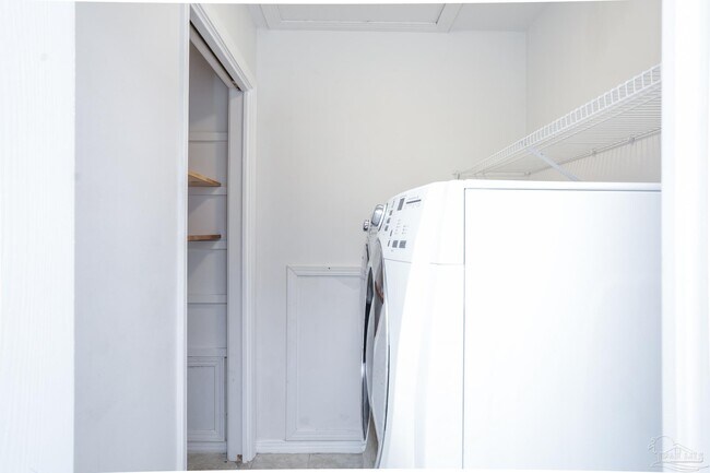 Building Photo - 344 Fort Pickens Rd