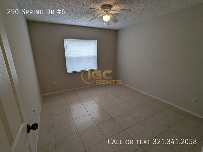 Building Photo - 290 Spring Dr