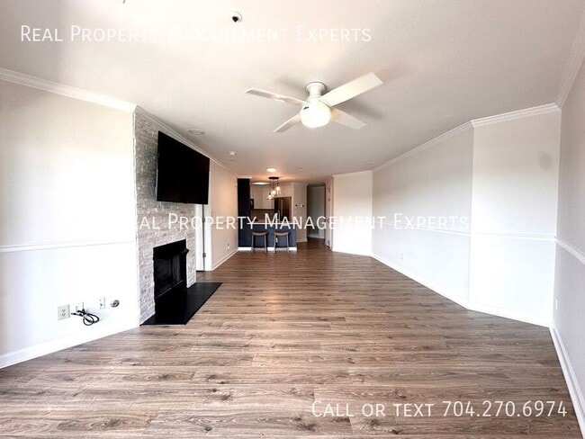 Building Photo - 1038 Southwest Dr