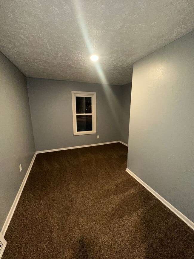 Building Photo - Lease To Purchase | 4 Bedrooms | 1.5 Bath | Single Family Home