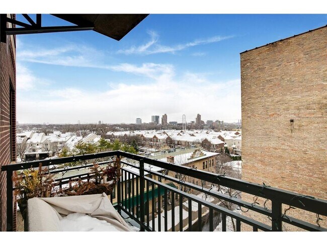 Building Photo - 408 N 1st St