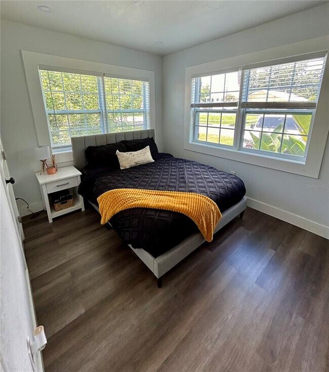 Building Photo - 3550 2nd Ave S