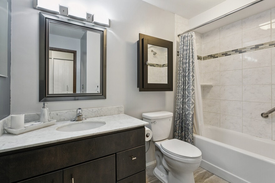 Bathroom - 3200 Virginia Ave S