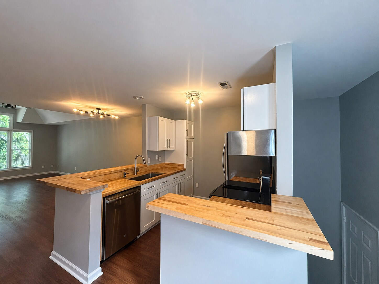 Building Photo - 1062 Washington St