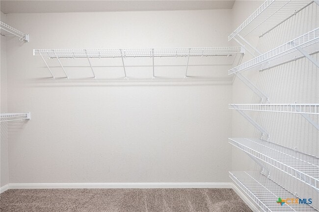 Building Photo - 606 Fairmont Dr