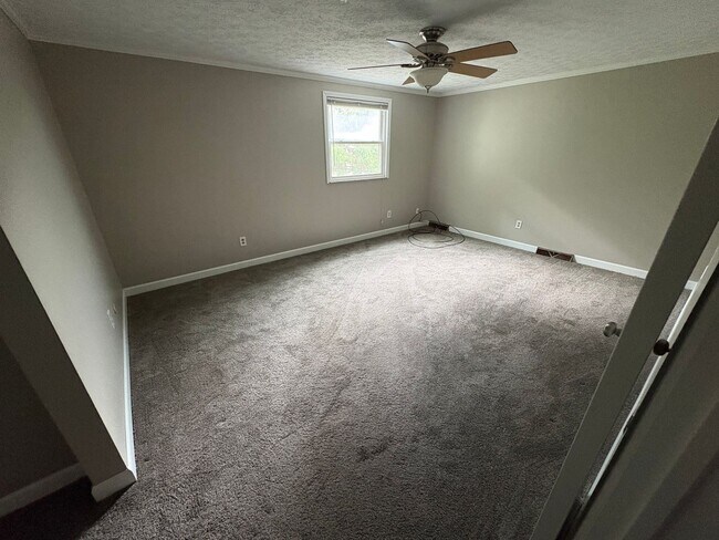 Building Photo - 13236 E Crosset Hill Dr