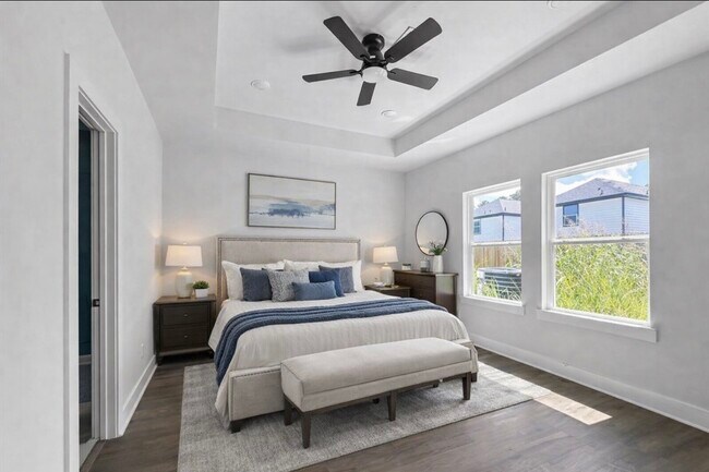 Building Photo - 6010 Bobby Burns St